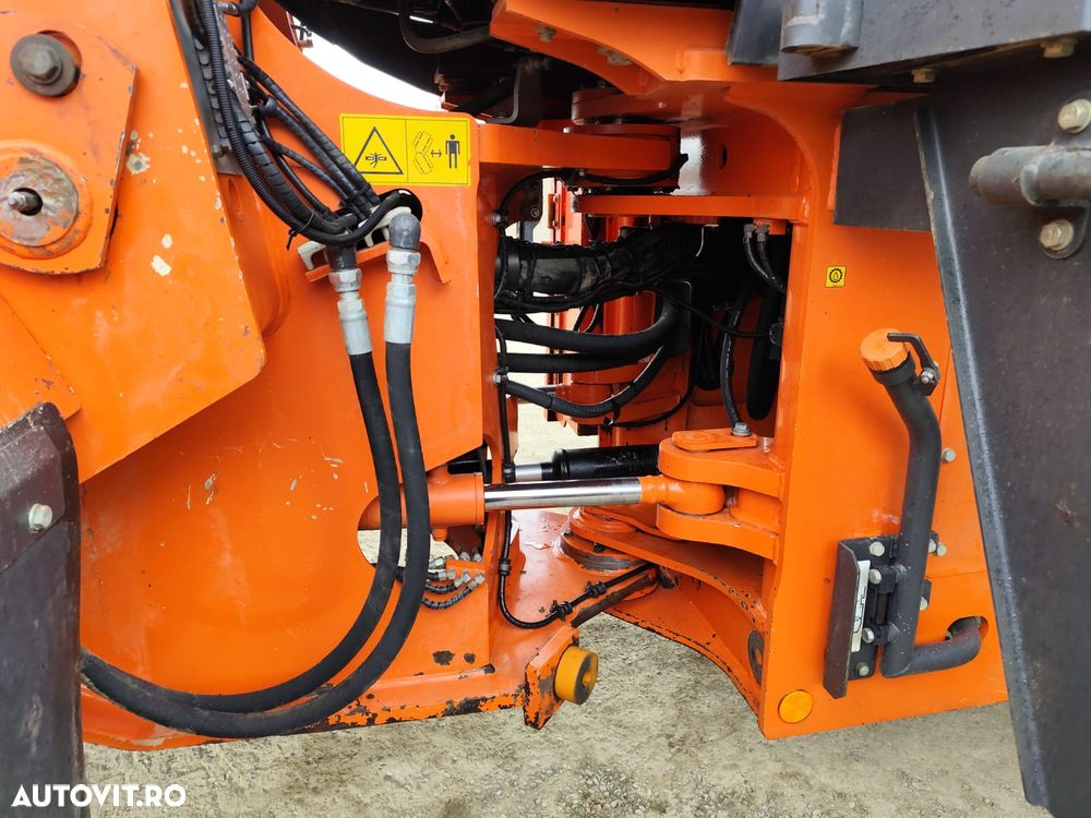 Hitachi ZW220-6 - 6
