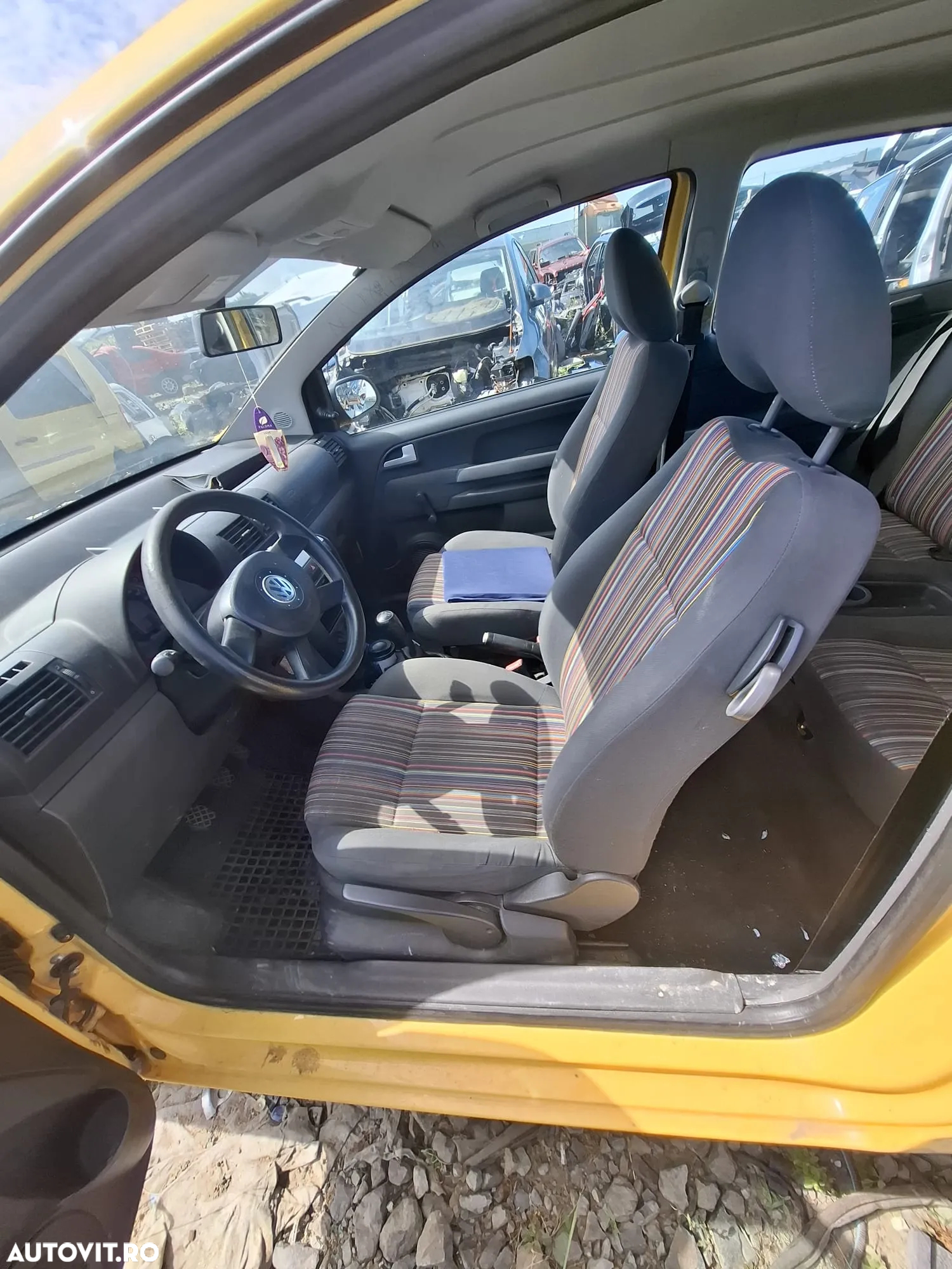 Dezmembrez Volkswagen Fox - 6