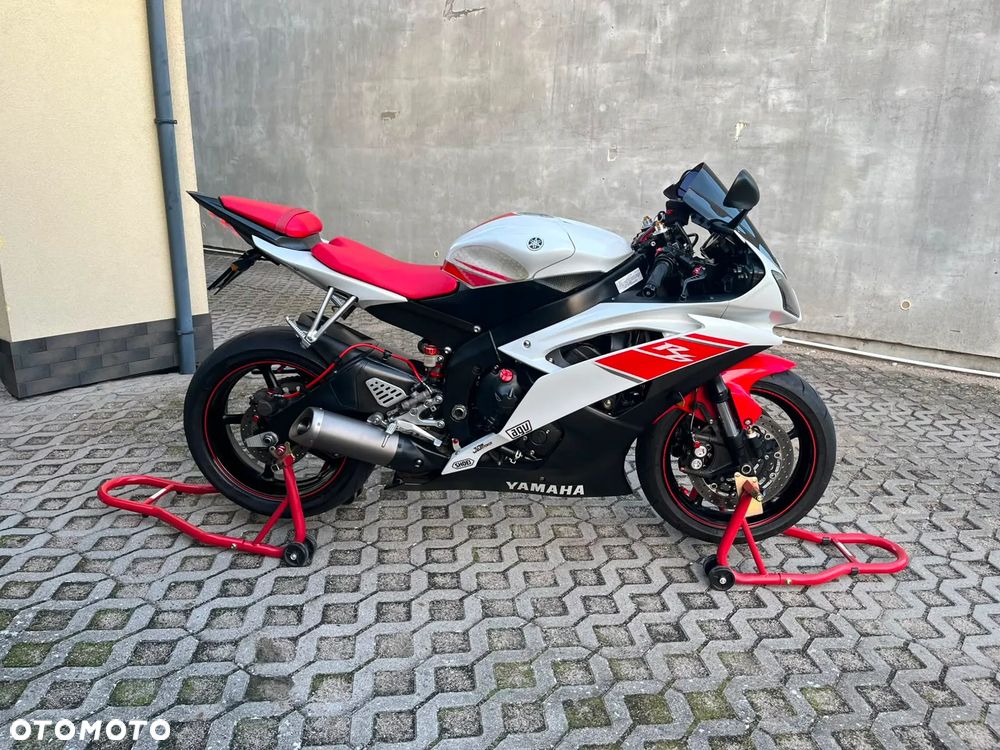 Yamaha R6 - 1
