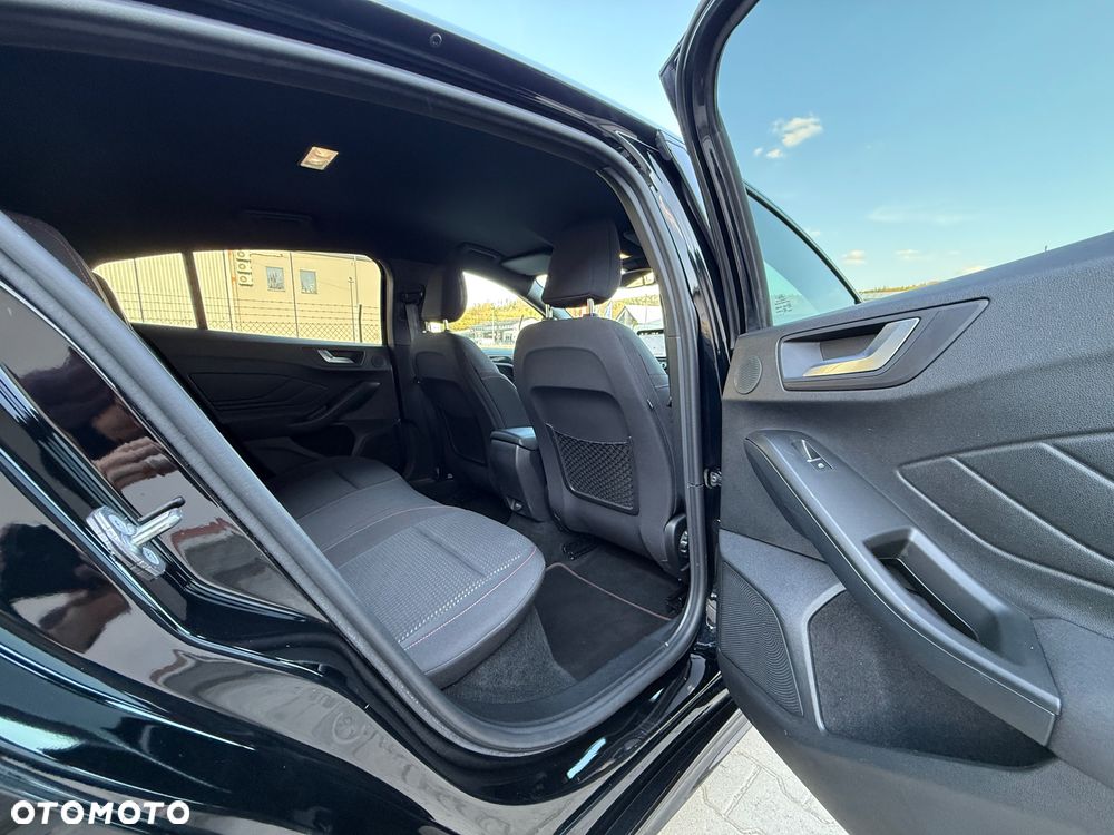 Ford Focus 1.0 EcoBoost ST-Line - 25