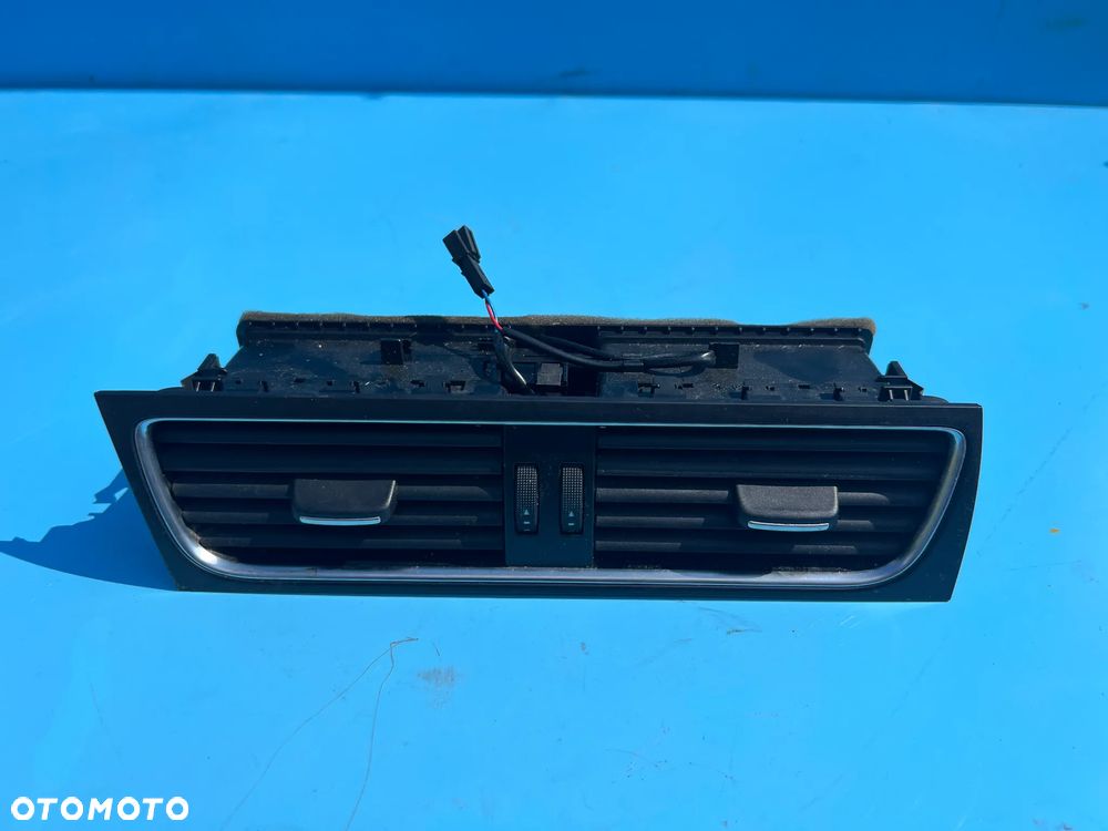 KRATKA NAWIEWU AUDIA4 B8 A5 8T 8T1820951C - 2