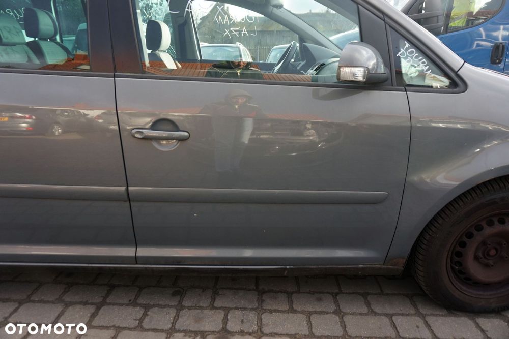 DRZWI PRZEDNIE PRAWE TOURAN I 1T LA7X  SZARY VOLKSWAGEN 2003-2006 - 3