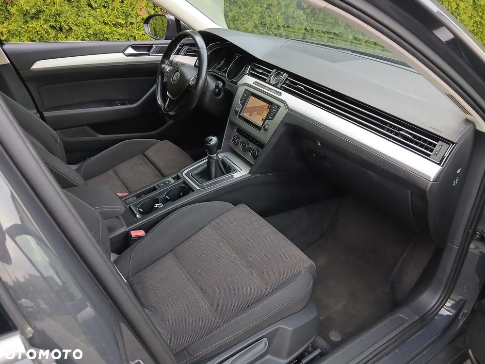 Volkswagen Passat 2.0 TDI (BlueMotion Technology) Comfortline - 9