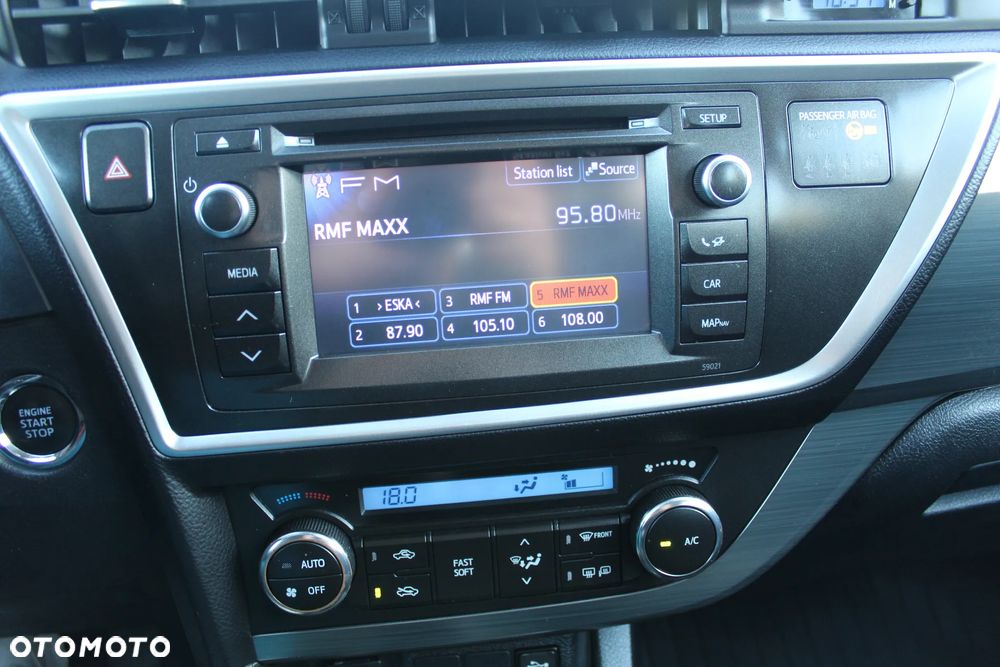 Toyota Auris 2.0 D-4D Premium - 27