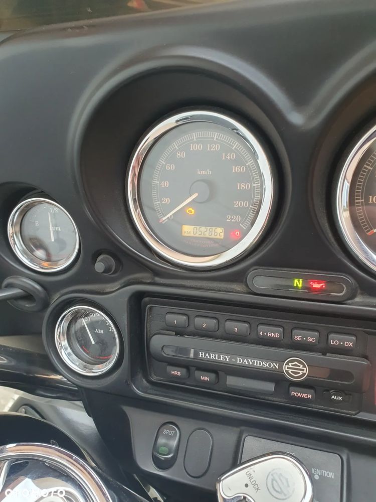 Harley-Davidson FLHT Electra Glide Standard - 4