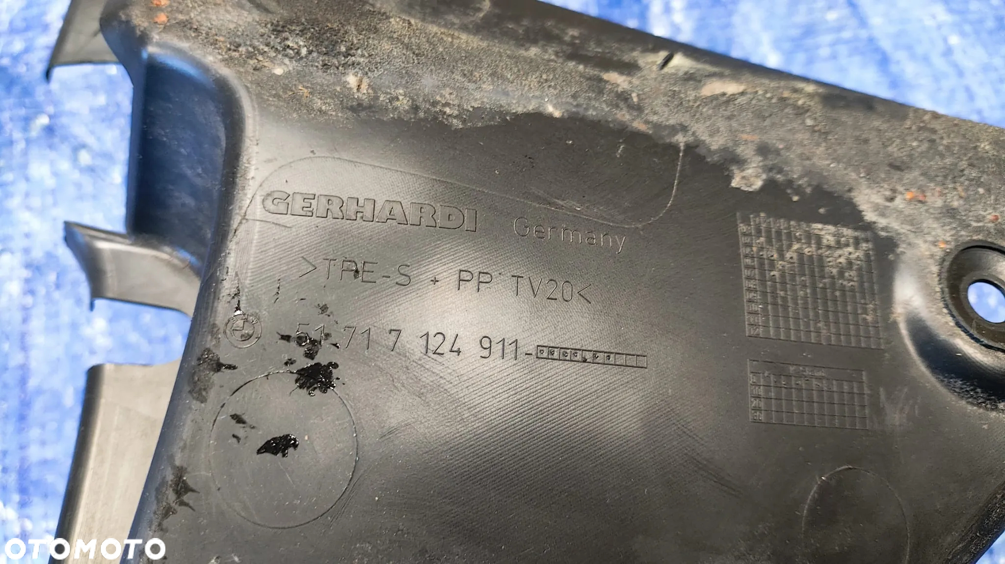 CZĘSCI ELEMENT ELEMENTY PLASTIK PLASTIKI SCHOWEK POKROWIEC DACHU POKRYWA OSŁONA KAPOTAŻU MECHANIZMU DACHU LEWA PRAWA OSŁONA RYNIENKI ODPŁYWOWEJ PAŁĄKA ZAGŁÓWKA USZCZELKA POKRYWY SKŁADANEGO DACHU LISTWA ZAŚLEPKA 7046400 7124911 7124913 7124912 7066142 7126185 7125912 7125911 8268954 8239238 8236837 BMW E64 LCI LIFT - 23