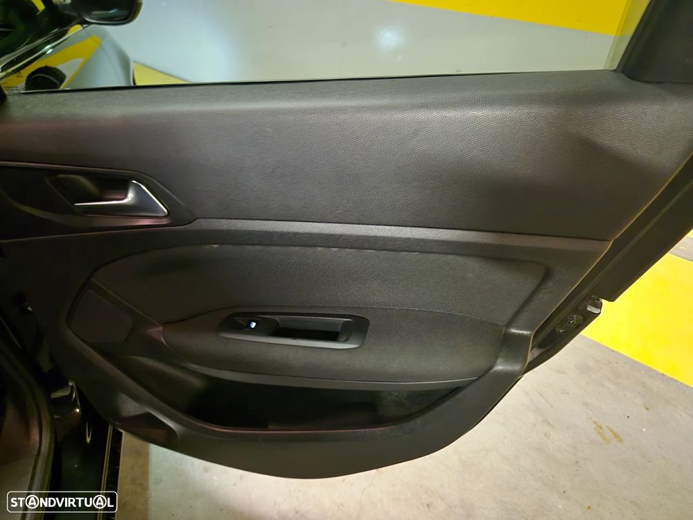 Peugeot 308 SW 1.6 BlueHDi Style - 37