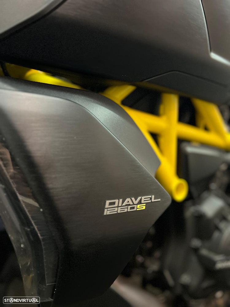 Ducati Diavel S - Black & Steel - 3