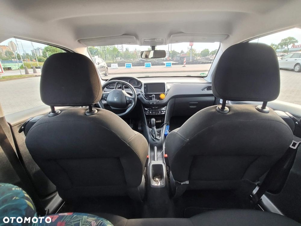 Peugeot 208 - 2