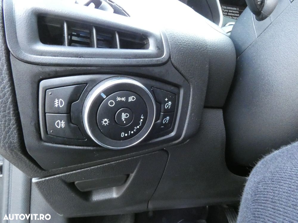 Ford Focus 1.5 TDCi Powershift Titanium - 15
