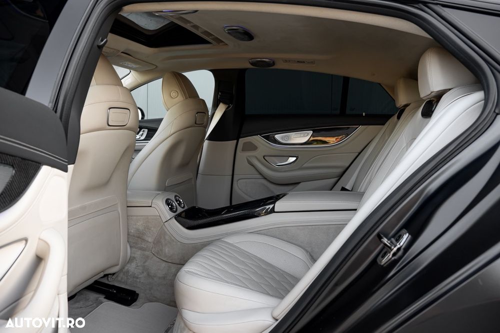 Mercedes-Benz AMG GT-S 63 4MATIC+ - 10