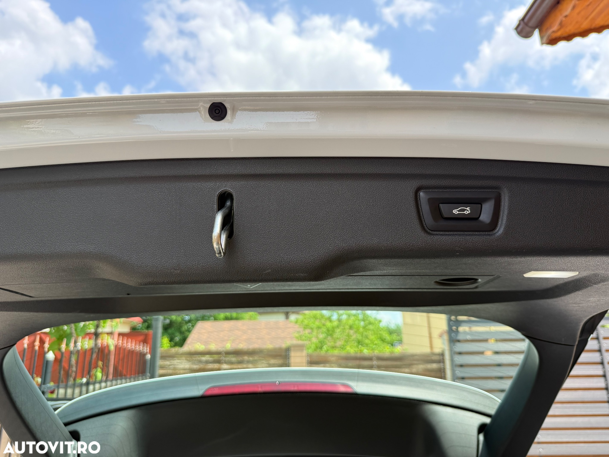 BMW Seria 3 318i Touring Aut. - 33