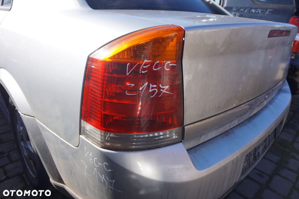 LAMPA TYLNA LEWA VECTRA C SEDAN  OPEL 2002-2005 - 1