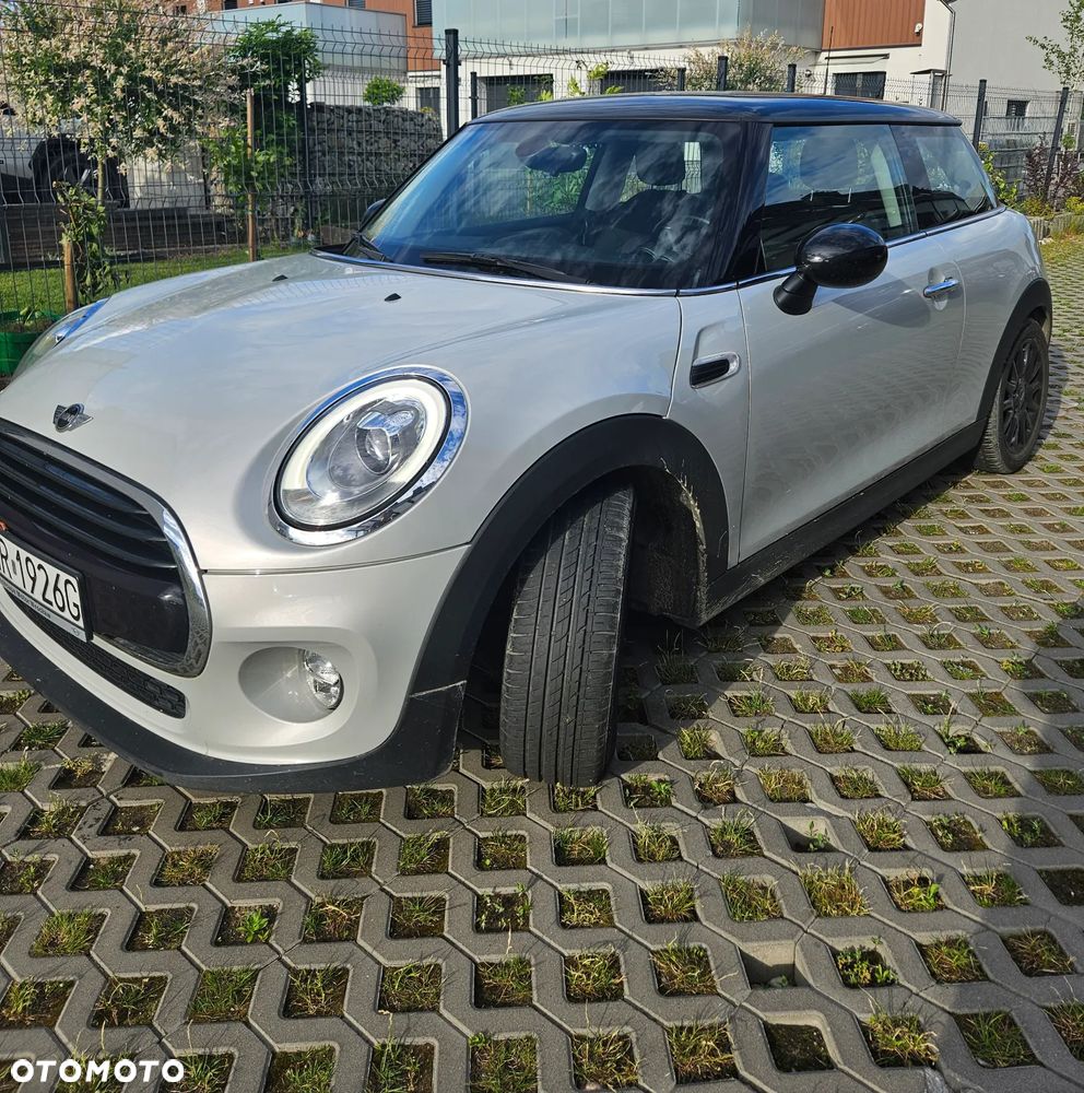 MINI Cooper Standard - 5