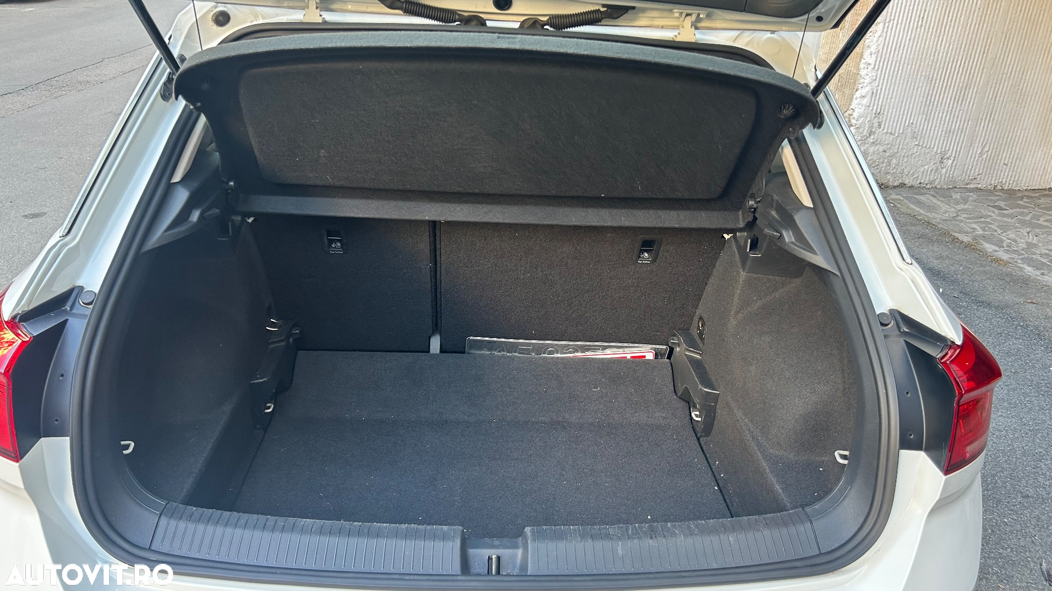 Volkswagen T-ROC 1.6 TDI Design - 20