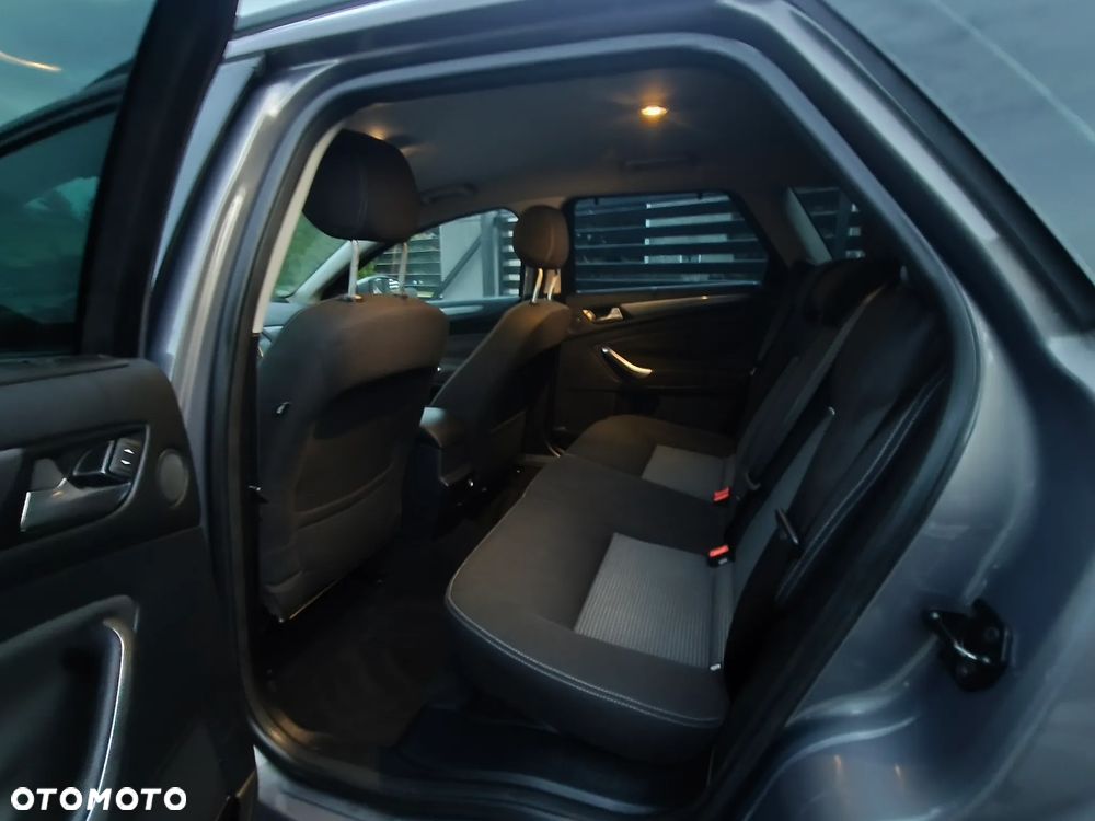 Ford Mondeo 2.0 TDCi Titanium - 27