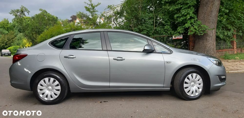 Opel Astra 1.6 Enjoy - 4