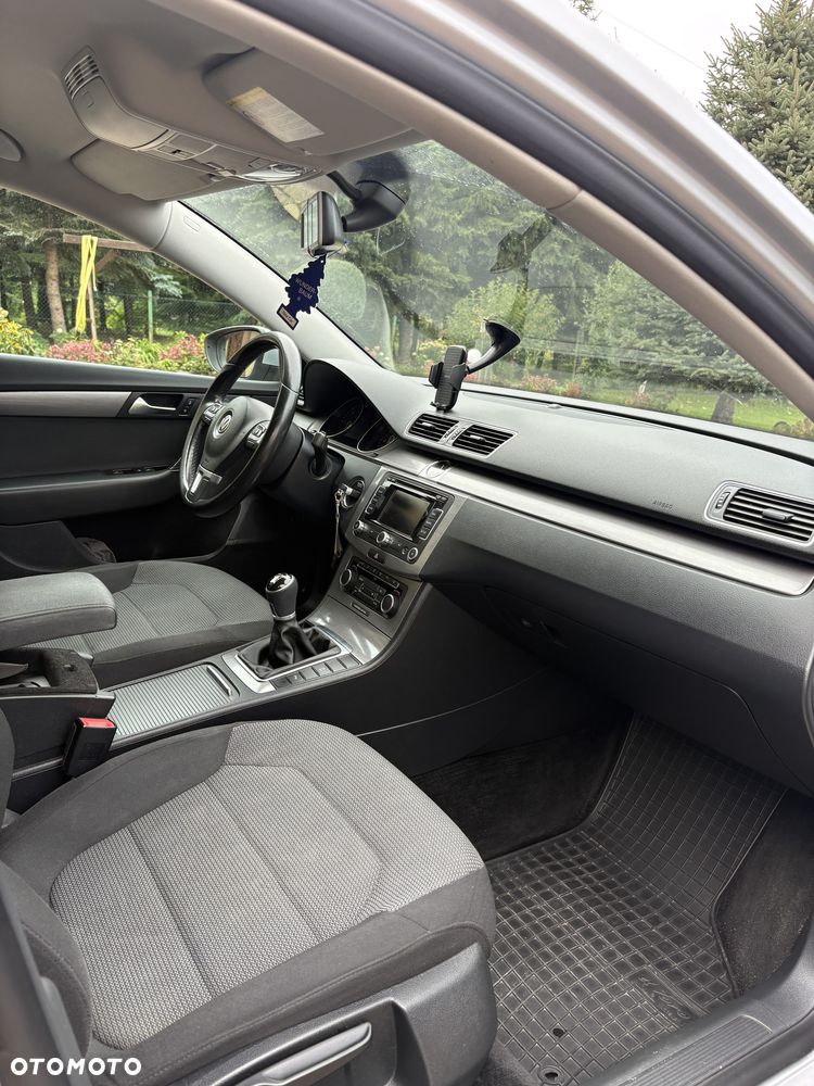 Volkswagen Passat 2.0 TDI DPF Highline - 10