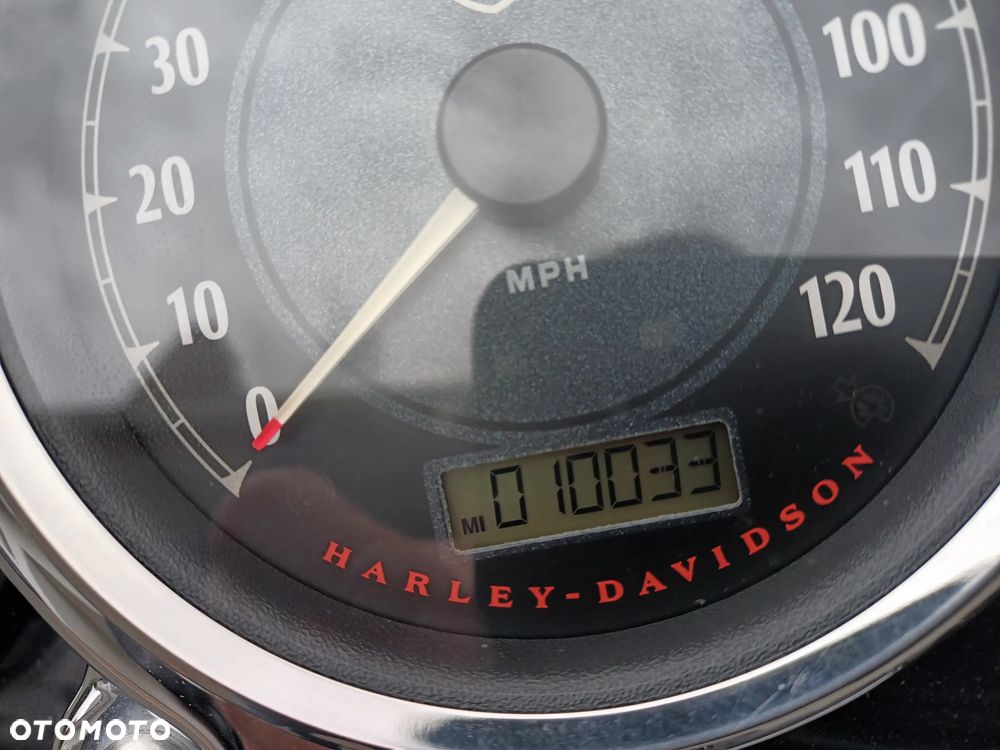 Harley-Davidson Dyna Fat Bob - 11