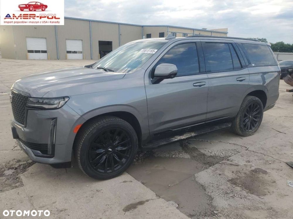 Cadillac Escalade - 1