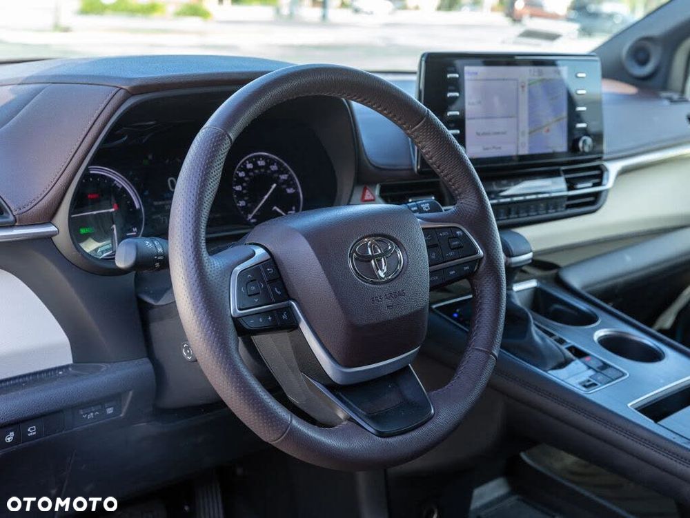 Toyota Sienna - 16