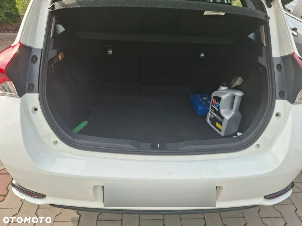 Toyota Auris 2017 photo 3