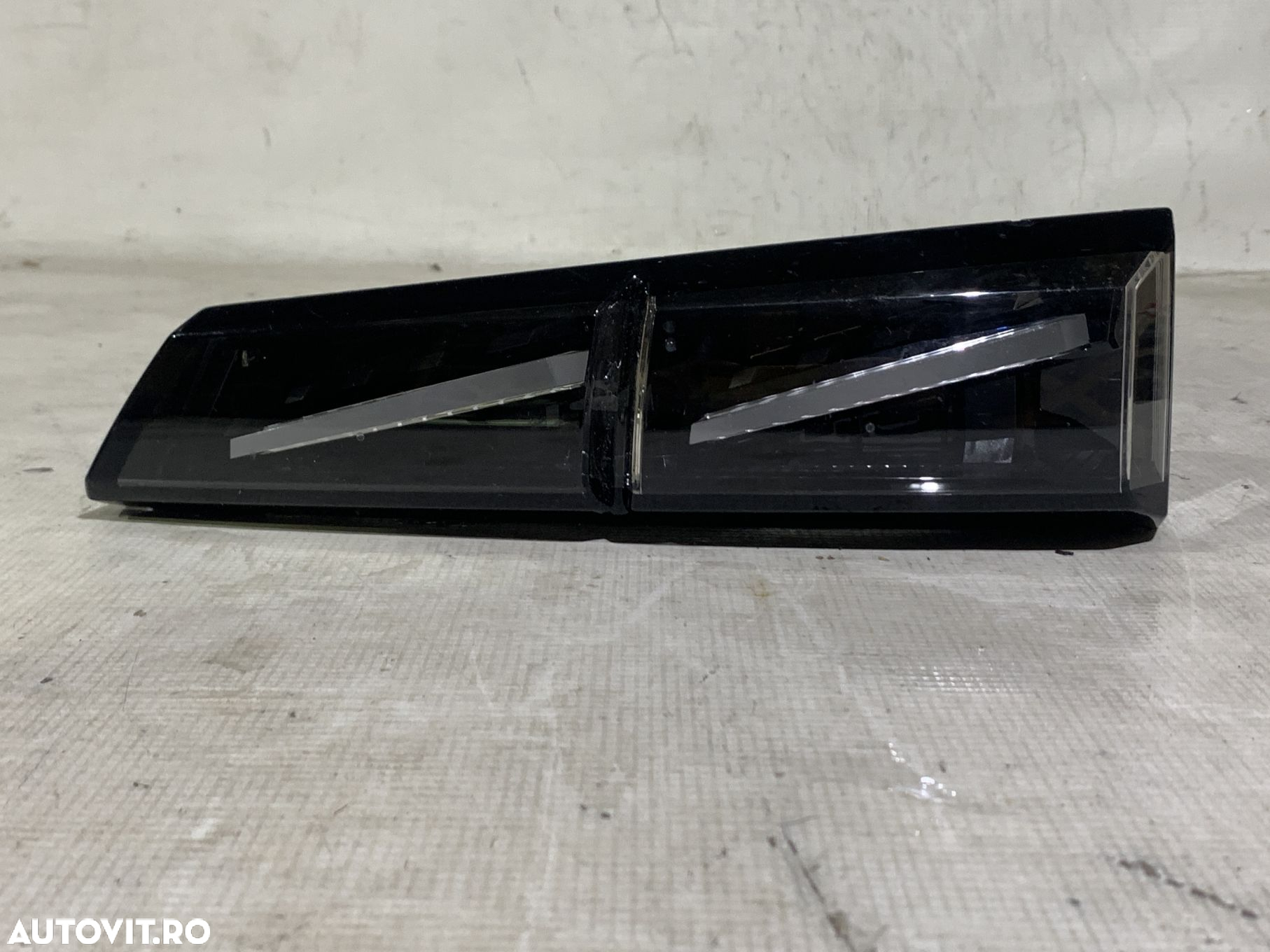 Stop dreapta spate pe hayon, Peugeot 308 GT, 2021, 2022, 2023, 2024, cod origine OE 9835300380. - 2