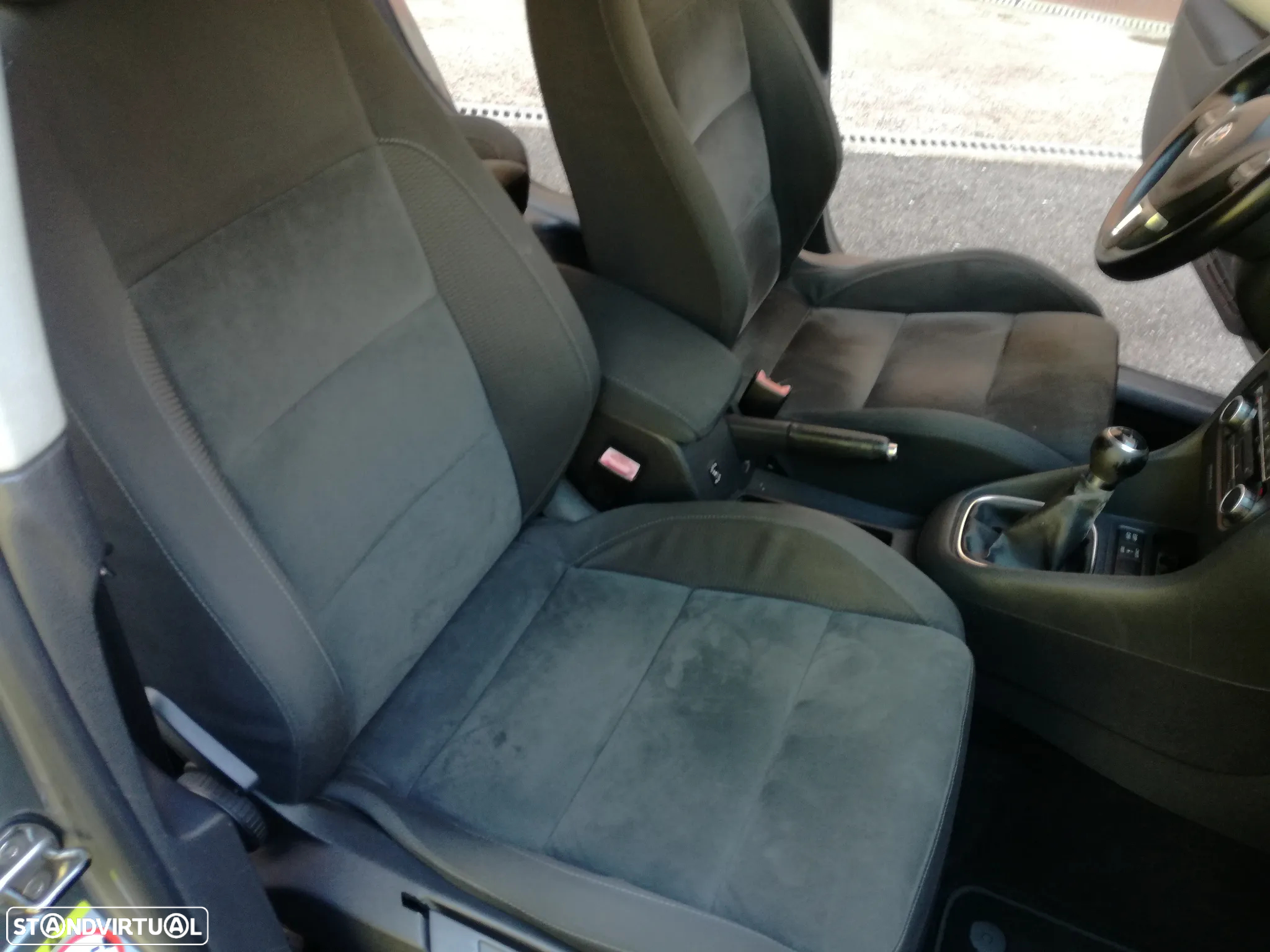 VW Golf 2.0 TDi Highline - 14