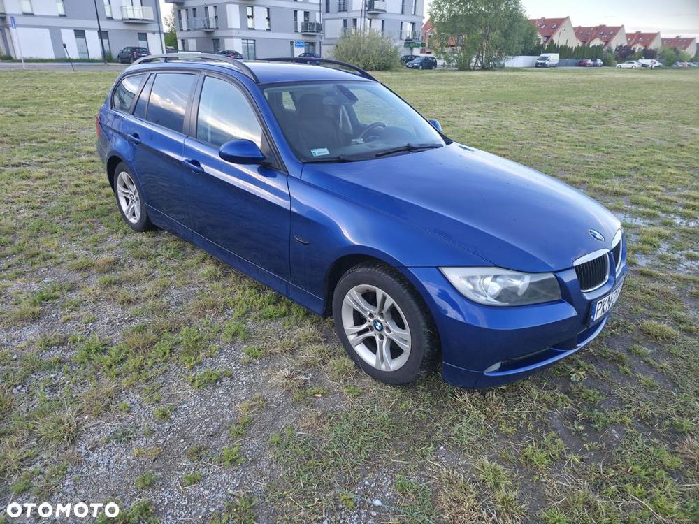 BMW Seria 3 318d DPF - 1