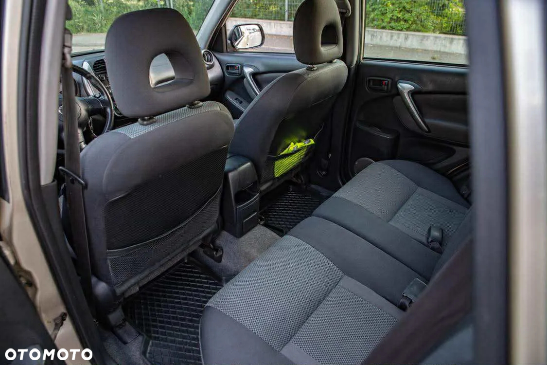 Toyota RAV4 - 12