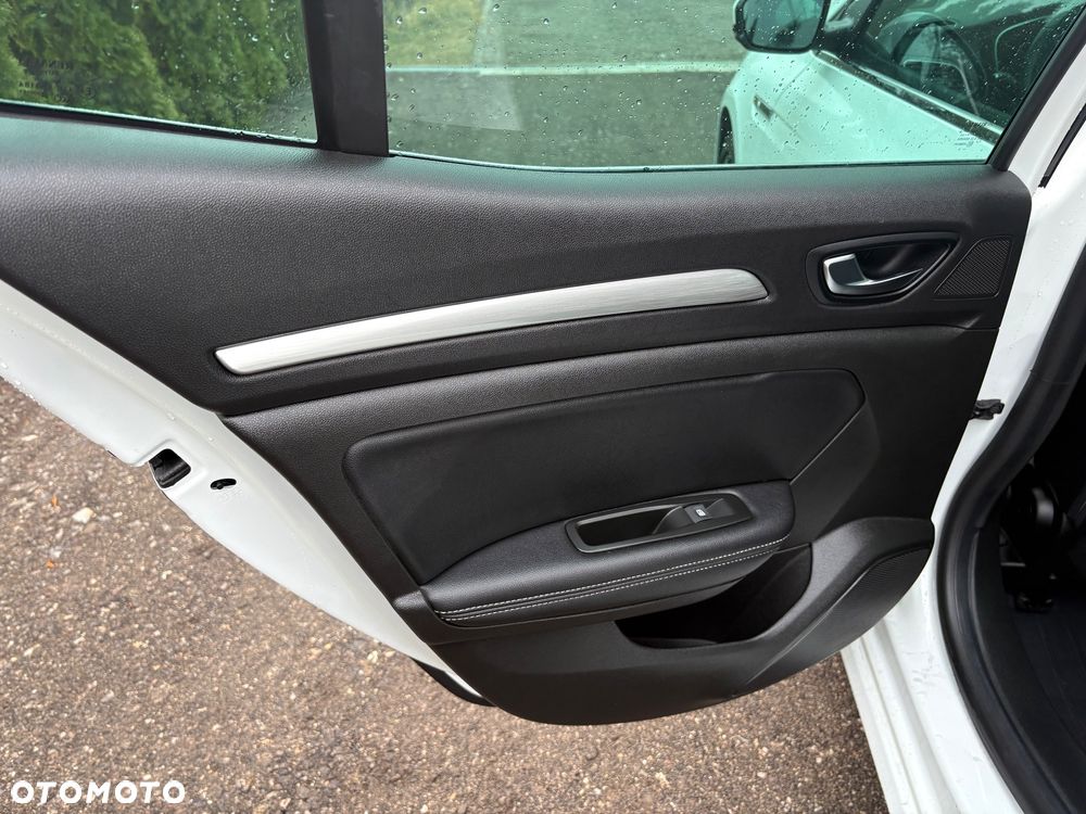 Renault Megane ENERGY TCe 130 BOSE EDITION - 22