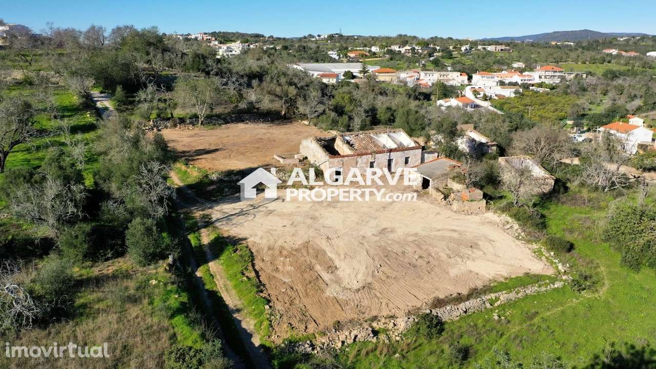 Lote de Terreno com Projeto Aprovado para uma Moradia Contemporânea em - Grande imagem: 2/20