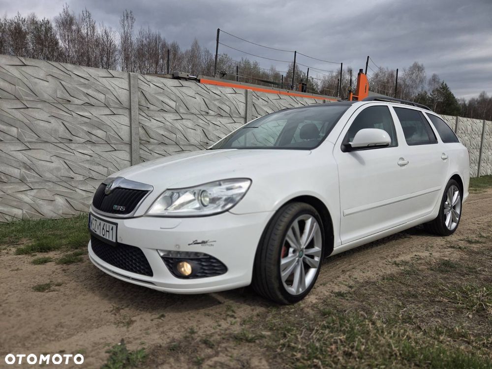 Skoda Octavia 2.0 TDI DPF DSG RS - 2
