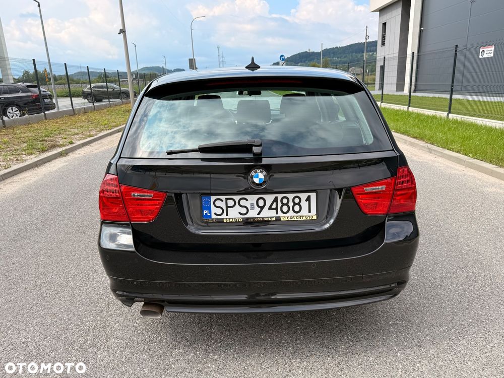 BMW Seria 3 318d DPF Edition Sport - 14
