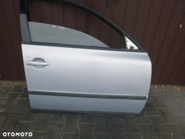 DRZWI PRAWY PRZÓD PRAWE PRZEDNIE KOMPLETNE VOLKSWAGEN PASSAT B5 96-00 KOLOR LB7Z - 11
