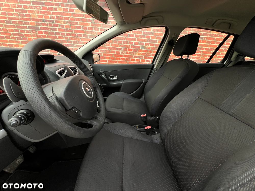 Renault Clio - 12