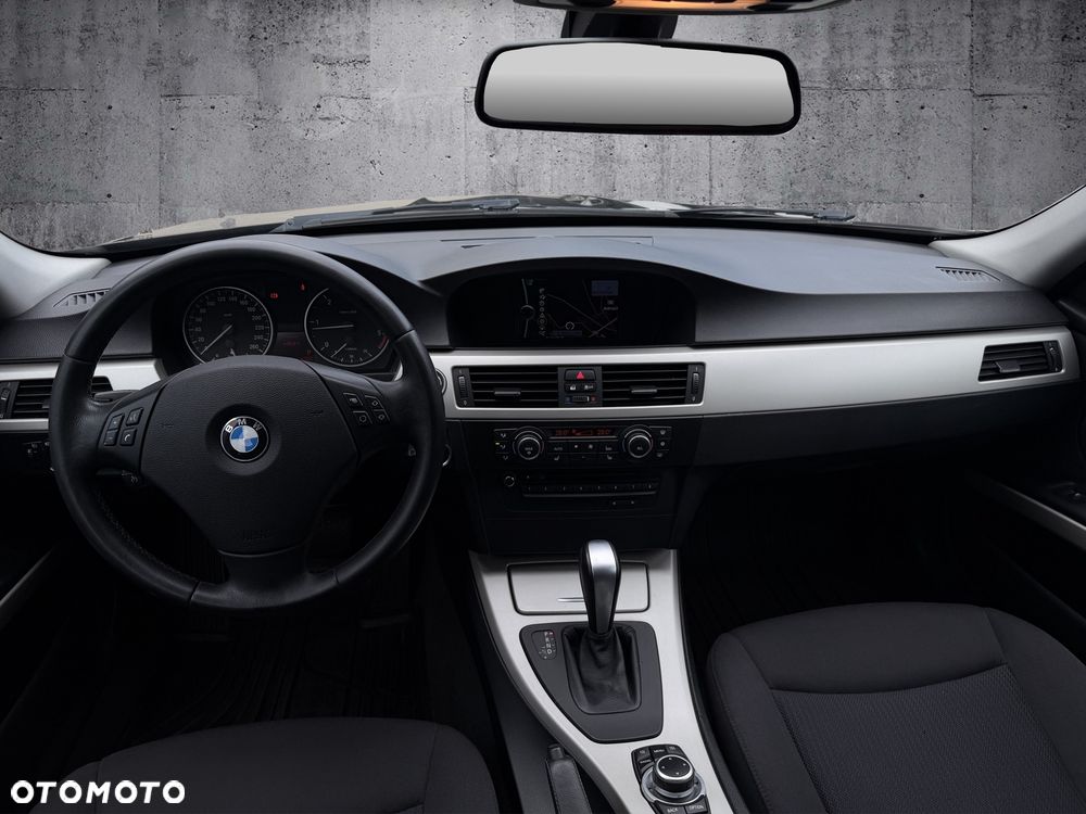 BMW Seria 3 318d DPF Edition Lifestyle - 12