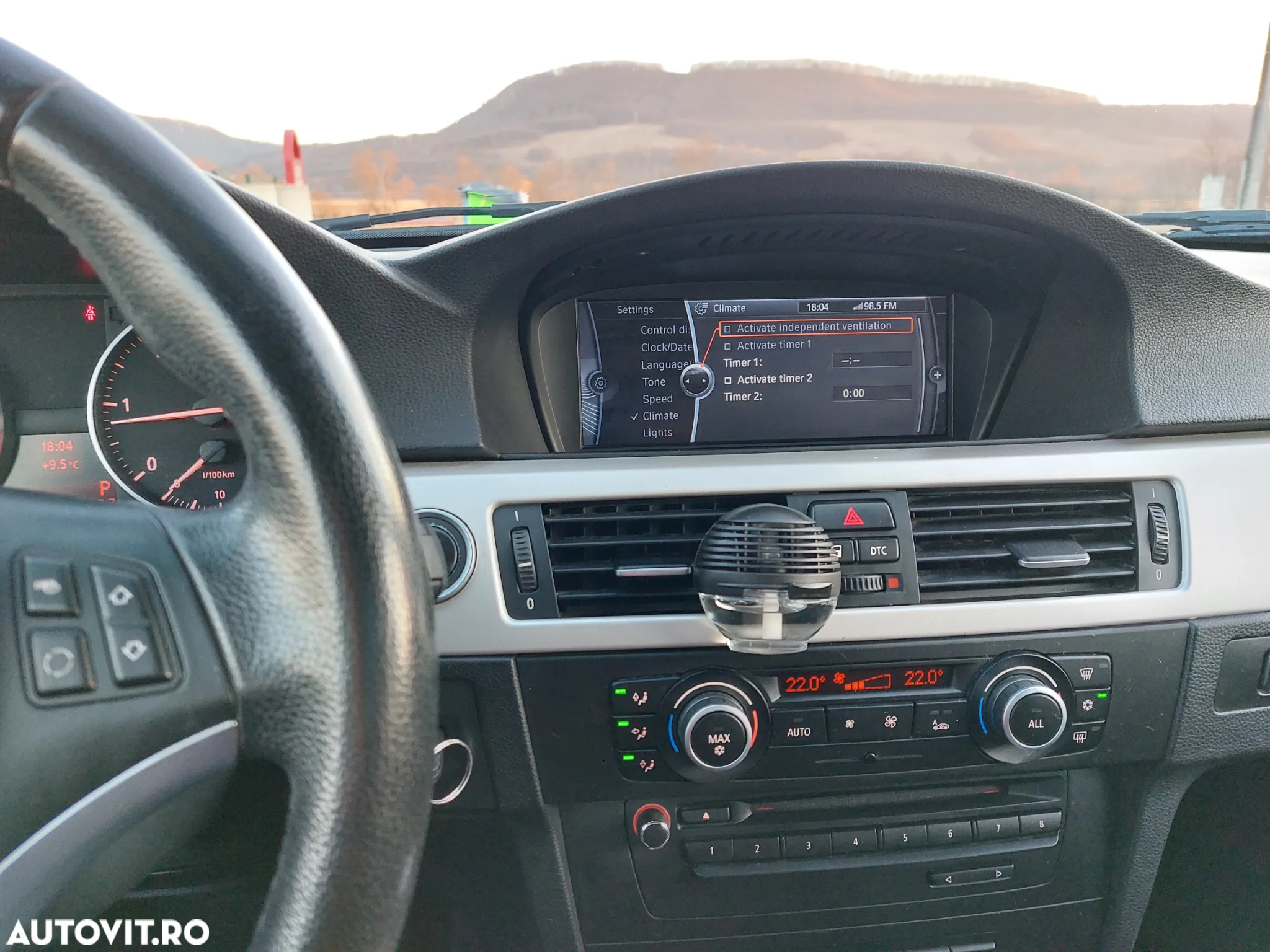 BMW Seria 3 320d DPF Touring Aut. - 38
