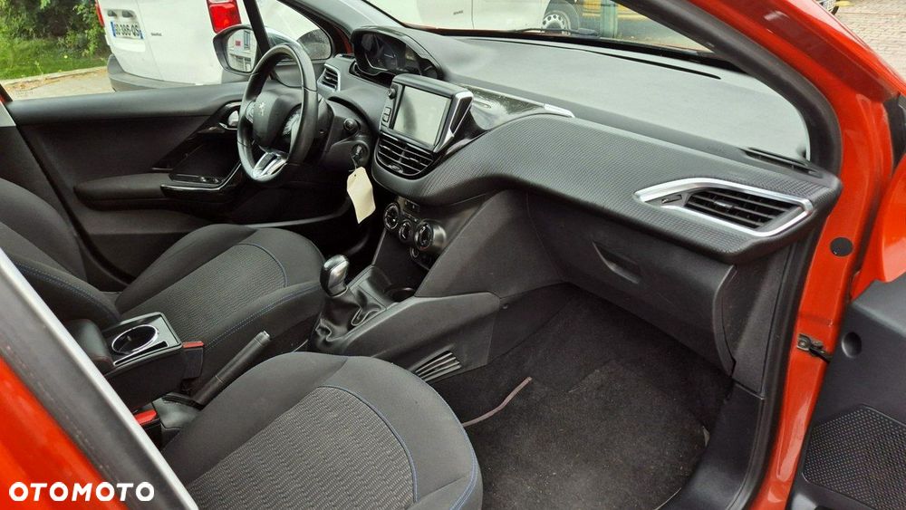 Peugeot 208 PureTech 82 Start & Stop Style - 12