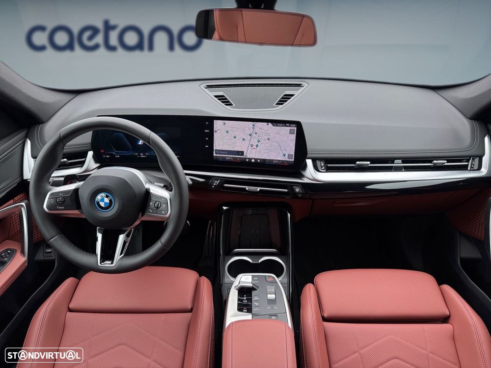 BMW iX1 eDrive20 Edição Desportiva M - 8