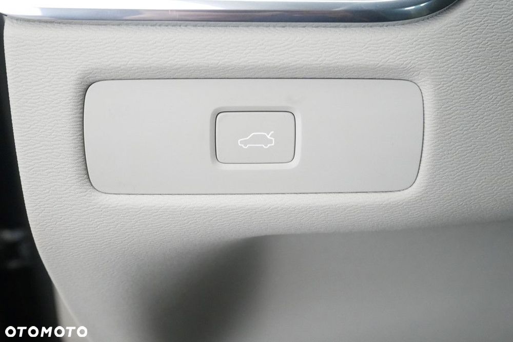Volvo XC 60 B5 B AWD Core - 18
