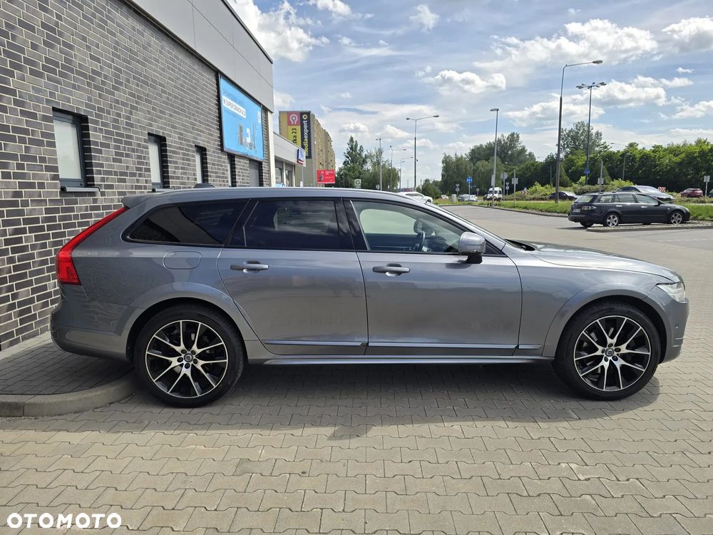 Volvo V90 Cross Country D4 AWD - 38