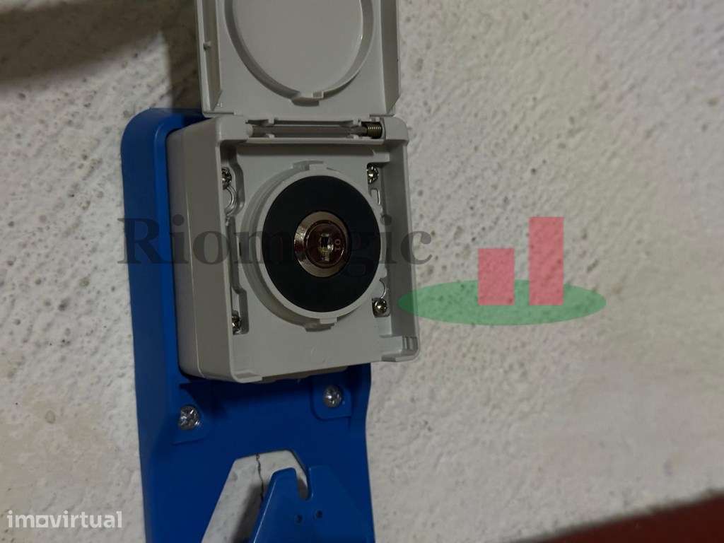 Lisboa Benfica - Estacionamento com Tomada Eléctrica - Grande imagem: 4/10