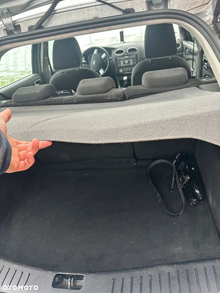 Ford Focus 1.6 TDCi DPF Ghia - 12