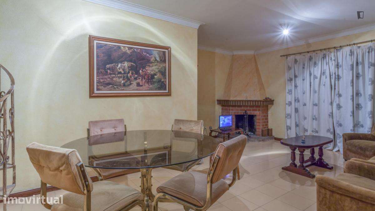 Quarto - localizado em Maia - Grande imagem: 3/29