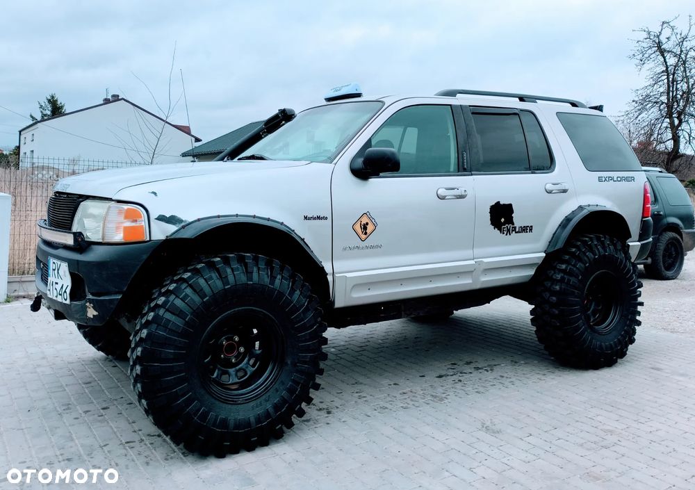 Ford Explorer - 13