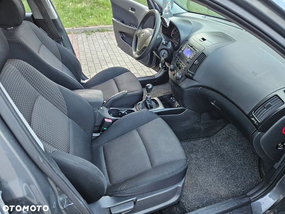 Hyundai i30 1.6 blue Classic - 6