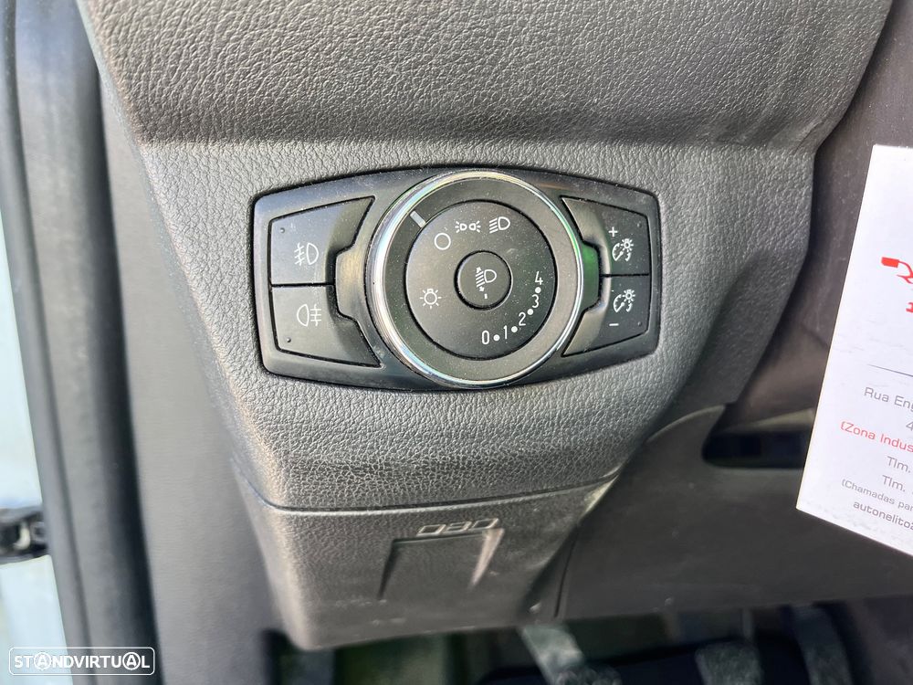 Ford Transit Courier - 30