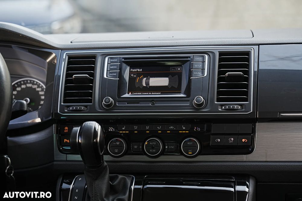Volkswagen Multivan - 24