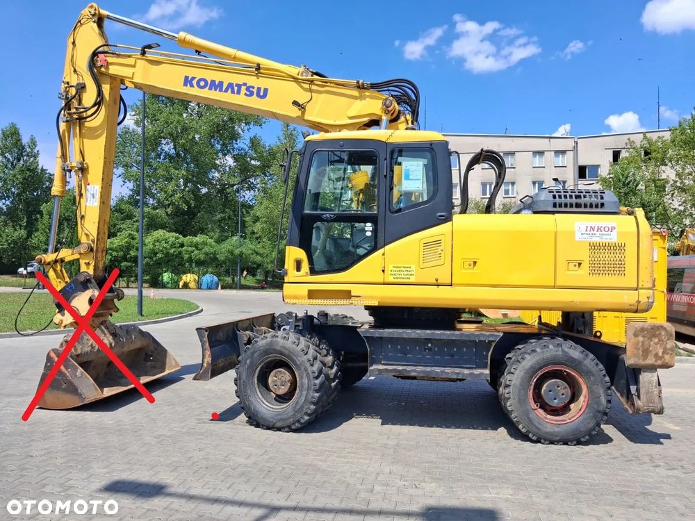 Komatsu PW220-7E0